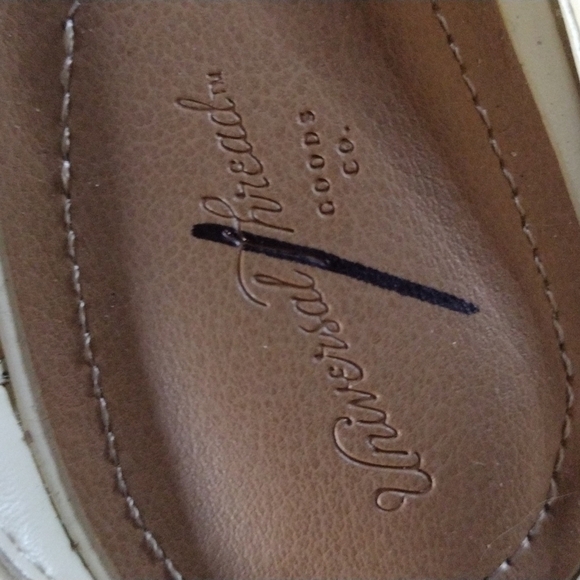 4@30.00 or 20.00 Ladies Shoes by UNIVERSAL THREAD - Picture 3 of 12